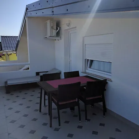 Apartmani Deak Vir Exterior photo