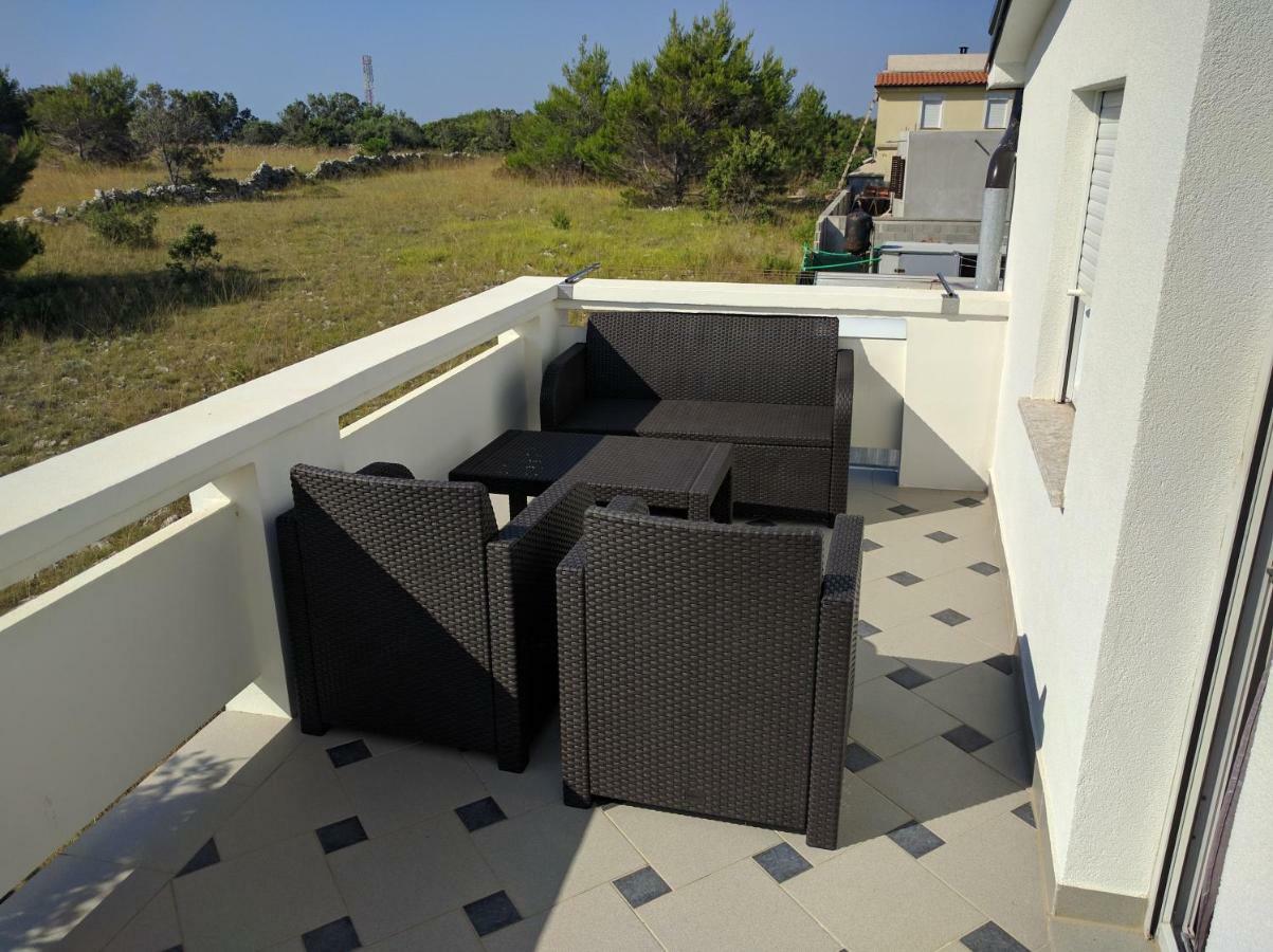 Apartment Deak